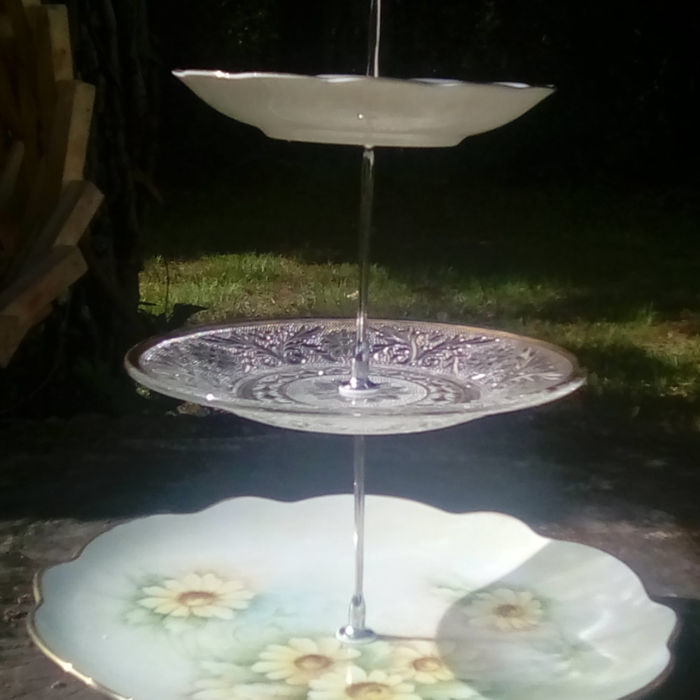 VINTAGE CAKE STAND FLOWER ACCENT Serving Display